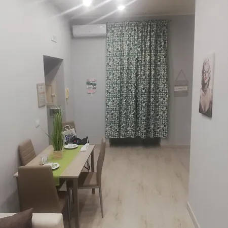 فندق مبيت وإفطار Nanni نابولي